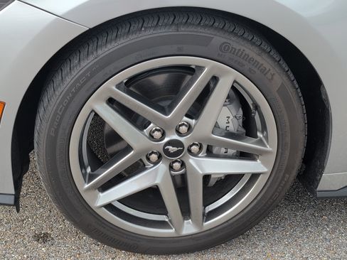 Used 2024 Ford Mustang GT Premium RWD image 11