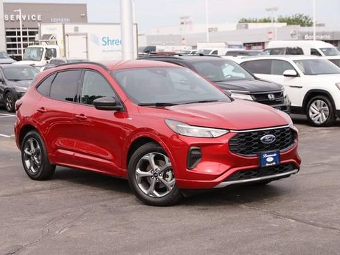 Used 2023 Ford Escape ST-Line w/ Tech Pack #1 FWD image 2