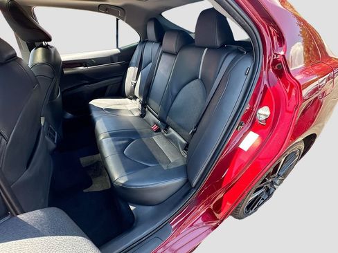Used 2018 Toyota Camry XSE FWD image 23