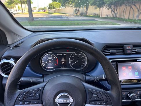 Used 2025 Nissan Versa SV FWD image 29