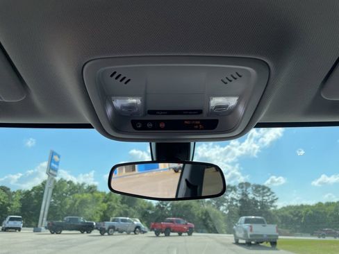 Used 2020 Chevrolet Traverse LS FWD image 18