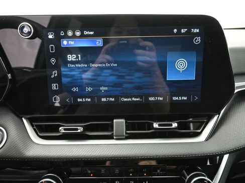 Used 2025 Chevrolet Equinox LT image 4