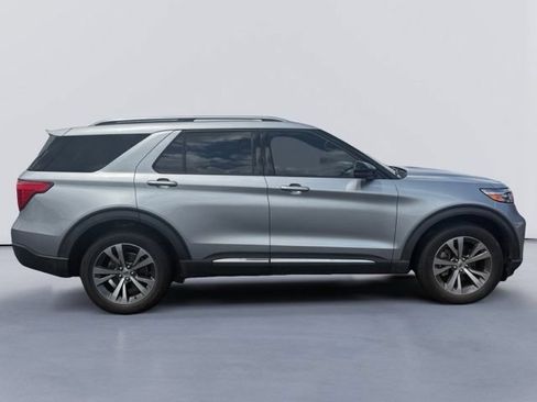 Used 2020 Ford Explorer Platinum AWD/4WD image 2