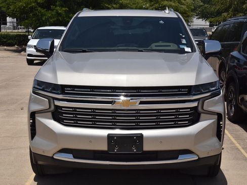 Used 2021 Chevrolet Tahoe Premier w/ Premium Package AWD/4WD image 3