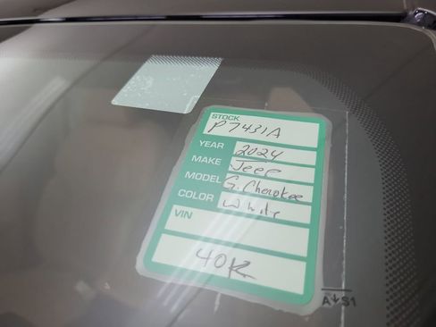 Used 2024 Jeep Grand Cherokee L Summit image 25