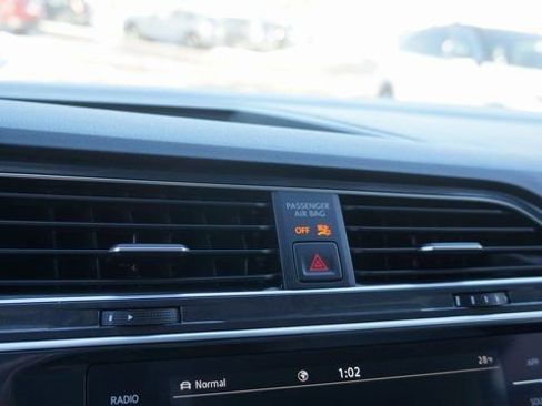 Certified 2021 Volkswagen Tiguan SE w/ Panoramic Sunroof Package image 16