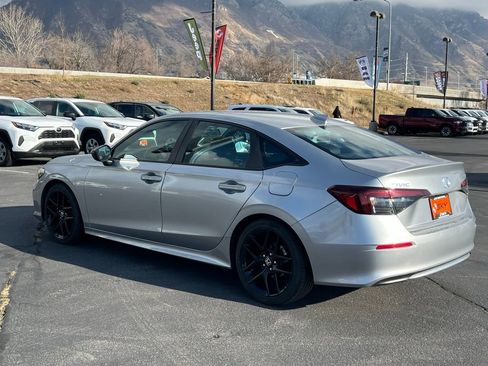 Used 2025 Honda Civic Sport image 11