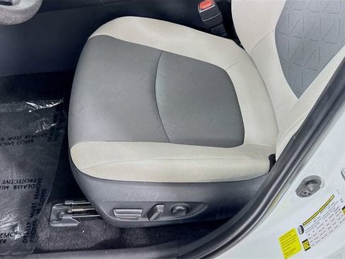 Certified 2025 Toyota RAV4 XLE FWD image 20
