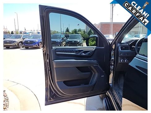 Used 2023 GMC Yukon XL Denali AWD/4WD image 11