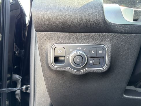 Certified 2023 Mercedes-Benz GLB 250 4MATIC image 15
