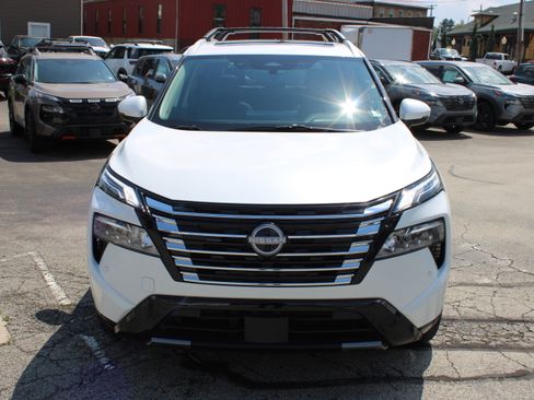 Certified 2026 Nissan Rogue Platinum w/ Platinum Premium Package AWD/4WD image 11