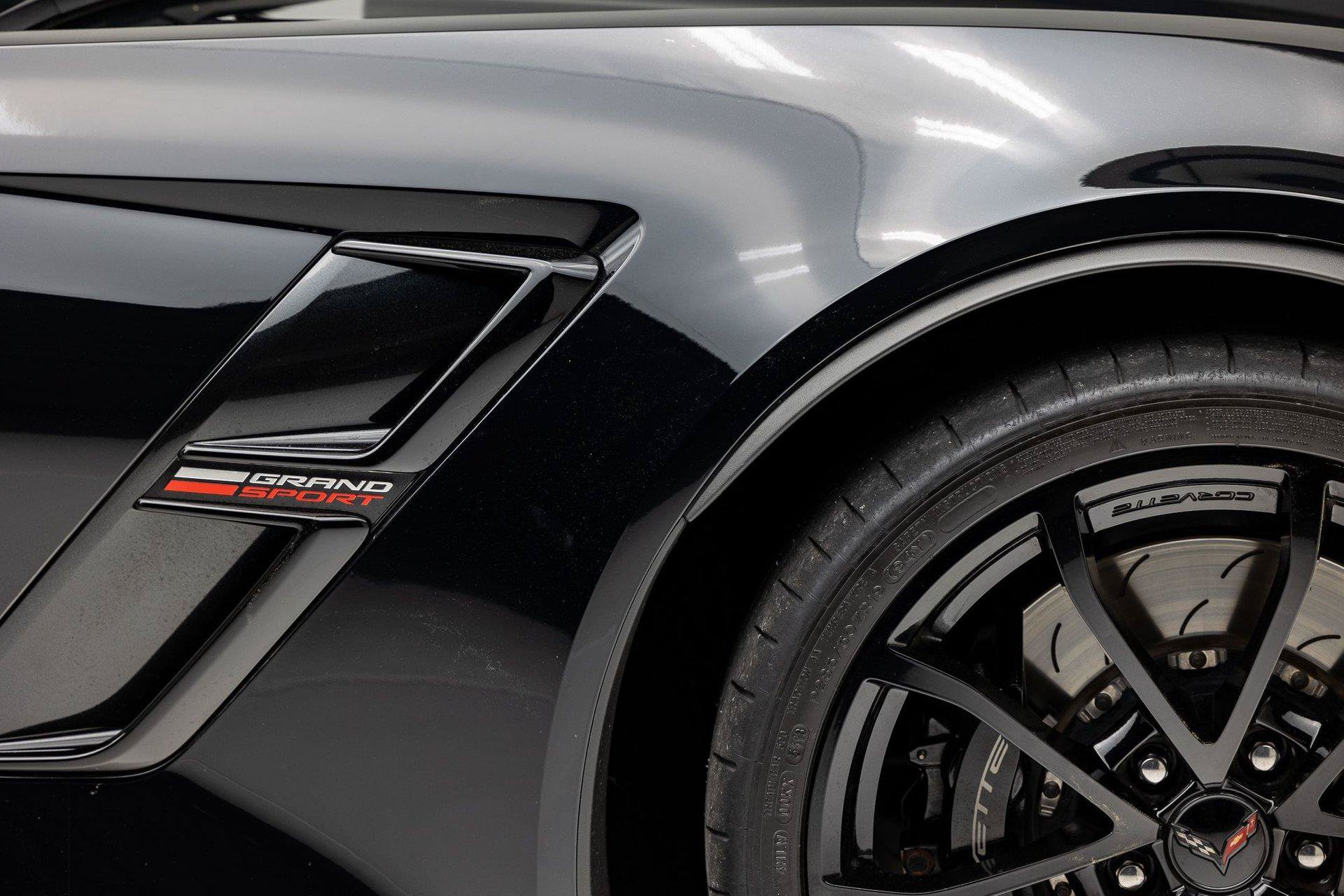 Used 2019 Chevrolet Corvette Grand Sport w/ Carbon Flash Badge Package RWD image 24