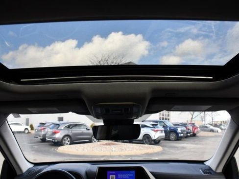 Used 2023 Toyota Highlander XLE image 27