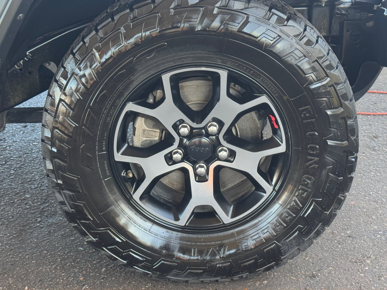 Used 2018 Jeep Wrangler Unlimited Rubicon AWD/4WD image 30
