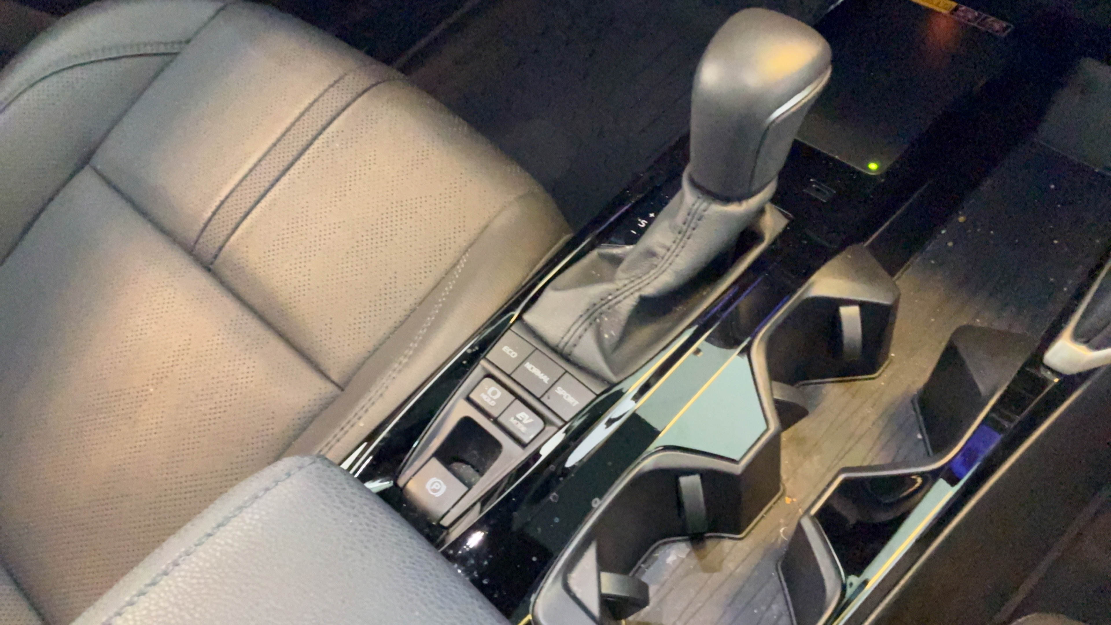 Used 2026 Toyota Camry XSE FWD image 35