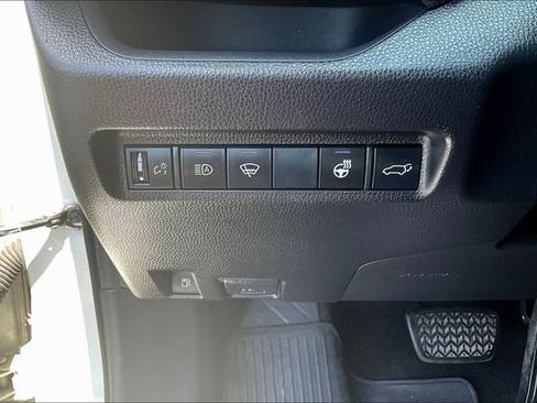 Used 2019 Toyota RAV4 XSE w/ XSE Weather Package AWD/4WD image 15