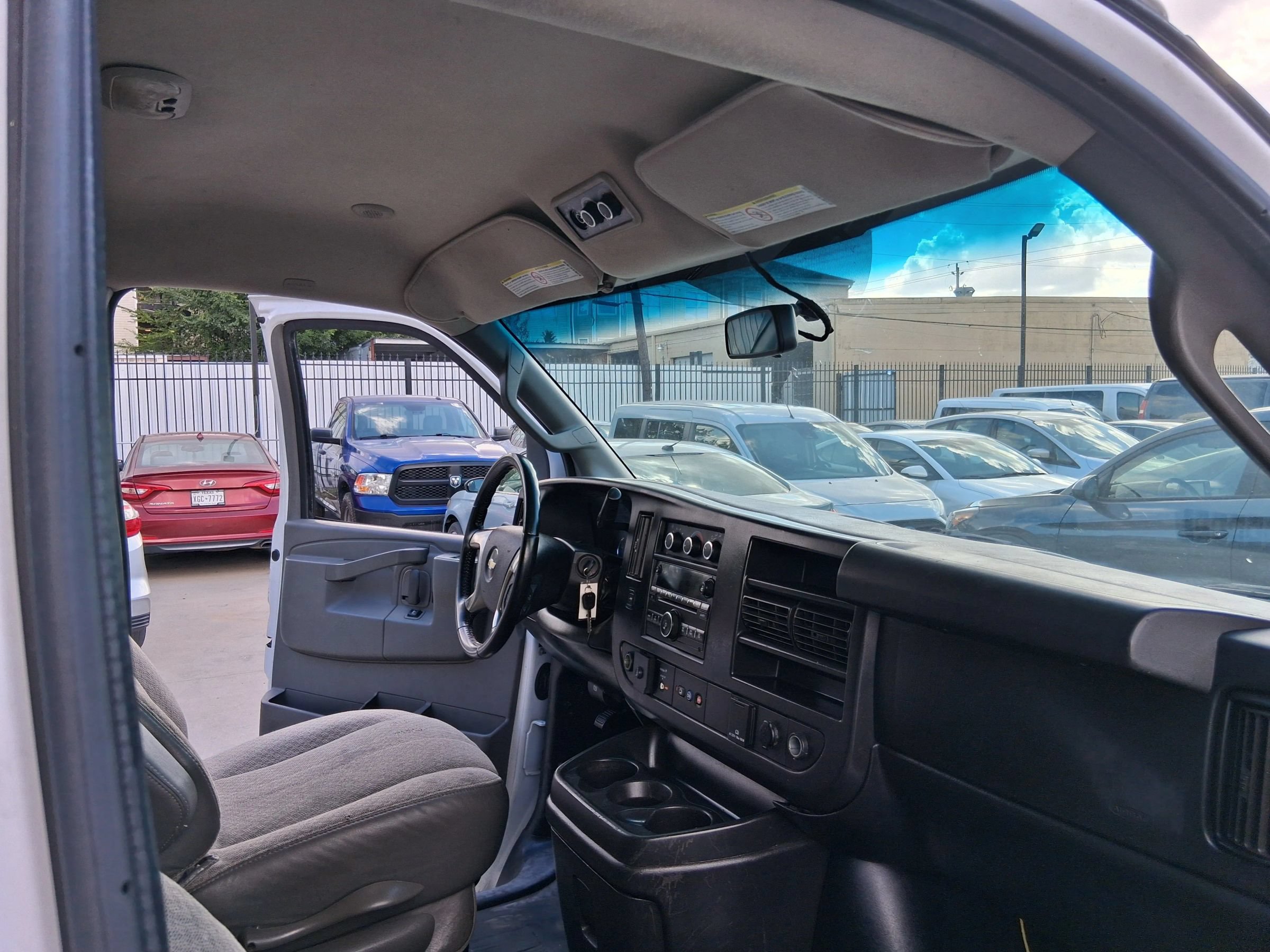 Used 2017 Chevrolet Express 2500 LS RWD image 34