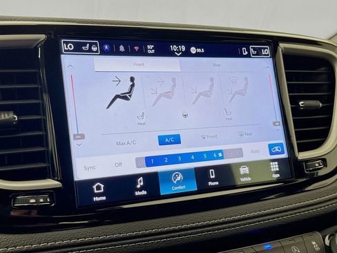 Used 2025 Chrysler Pacifica Select image 15