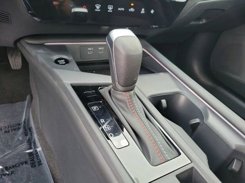 New 2026 Nissan Sentra SR w/ Floor Mat Package FWD image 19