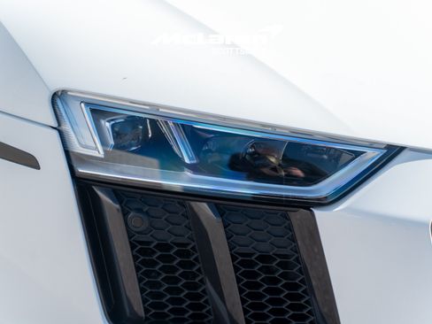 Used 2018 Audi R8 V10 w/ Premium Package RWD image 21