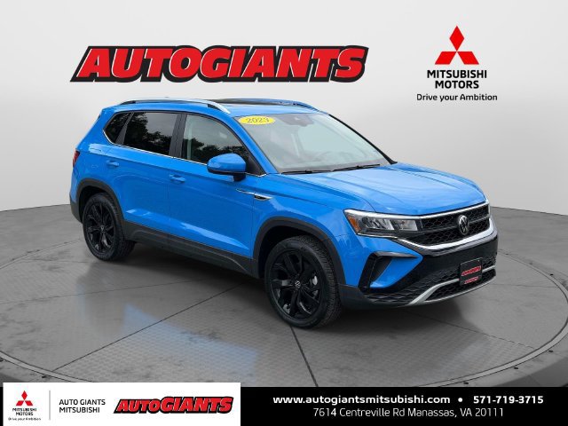 Used 2023 Volkswagen Taos SE w/ Panoramic Sunroof Package AWD/4WD image 1