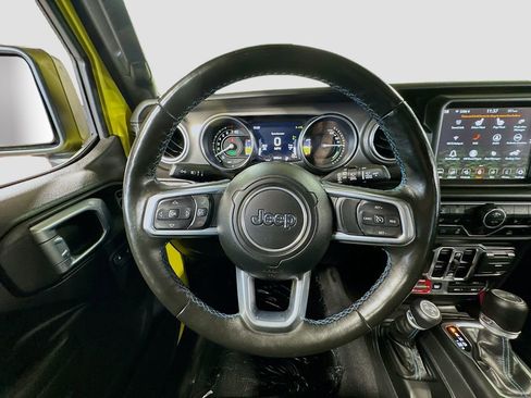 Used 2023 Jeep Wrangler Unlimited Rubicon 4xe w/ Cold Weather Group AWD/4WD image 17