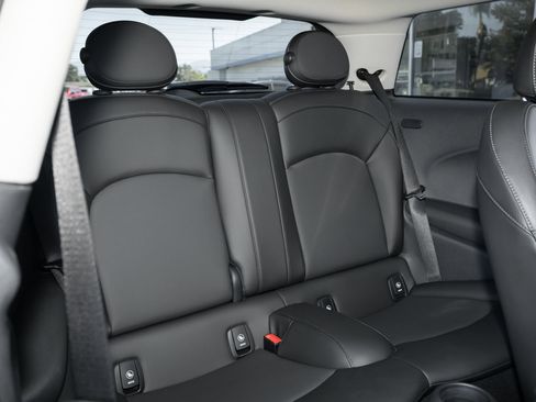 Used 2020 MINI Cooper S image 33