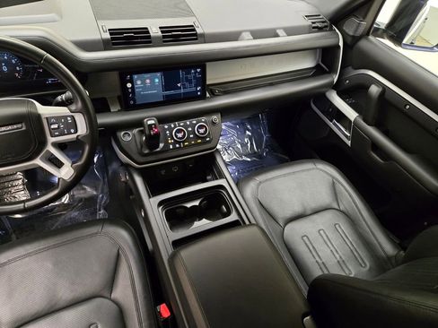 Used 2020 Land Rover Defender 110 First Edition image 23