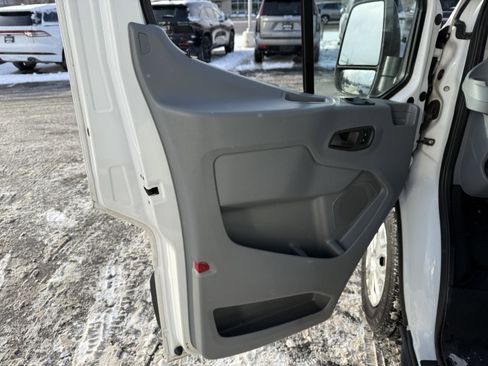 Used 2018 Ford Transit 350 XL image 11