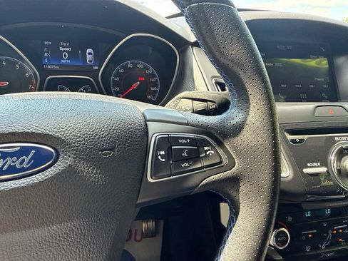 Used 2017 Ford Focus RS AWD/4WD image 16