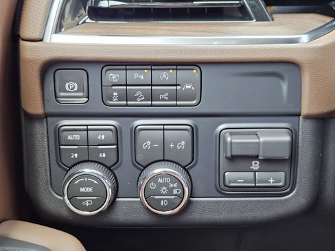 New 2026 Chevrolet Tahoe High Country AWD/4WD image 22