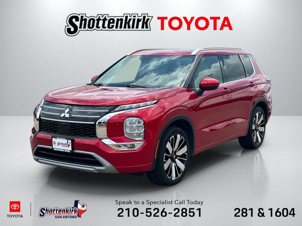 Used 2025 Mitsubishi Outlander SEL AWD/4WD image 1