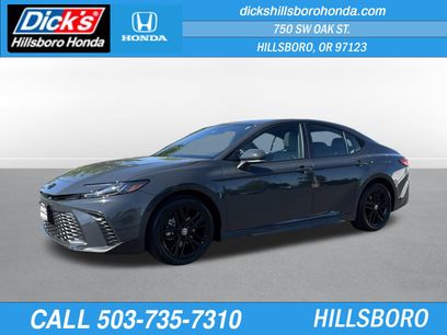 Used 2025 Toyota Camry SE w/ Multimedia Upgrade Package