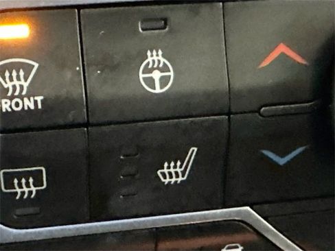 Used 2022 Jeep Wrangler Unlimited Sahara image 18