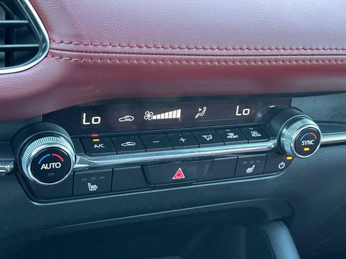 Certified 2025 MAZDA MAZDA3 2.5 S Hatchback w/ Premium Pkg FWD image 20