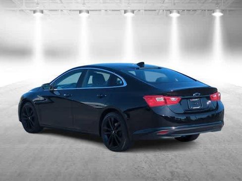 Used 2018 Chevrolet Malibu LT w/ Leather Package FWD image 5