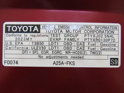 Used 2023 Toyota RAV4 LE AWD/4WD image 25