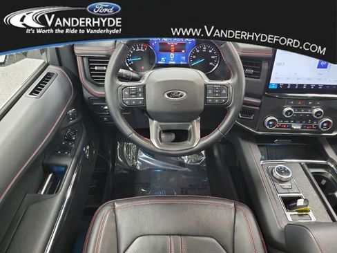 Used 2022 Ford Expedition Limited image 15