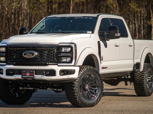 New 2026 Ford F250 Lariat w/ Black Appearance Package image 4
