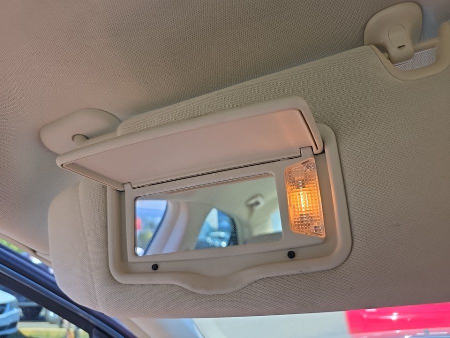 Used 2012 Lincoln MKZ FWD image 29