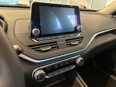 Certified 2022 Nissan Altima 2.5 SV image 19