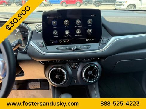 Used 2024 Chevrolet Blazer LT w/ LPO, Black Grille Bar Package FWD image 12