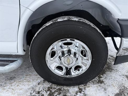 Used 2024 Chevrolet Express 2500 w/ Driver Convenience Package image 9