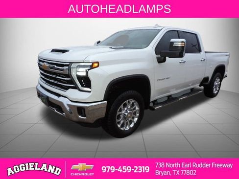 Used 2024 Chevrolet Silverado 2500 LTZ w/ LTZ Convenience Package image 8