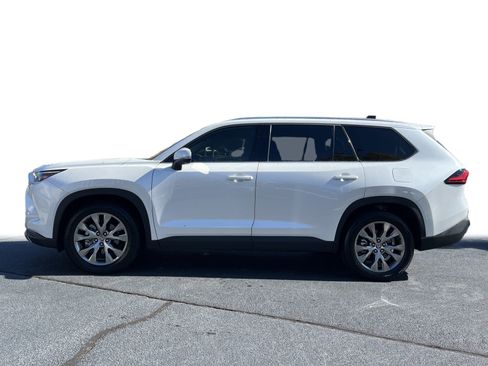 Used 2024 Toyota Grand Highlander Limited image 26