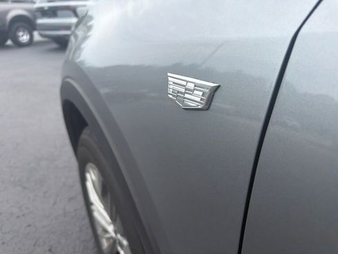 Used 2025 Cadillac XT4 Premium Luxury FWD image 3