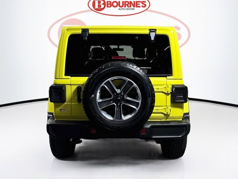 Used 2022 Jeep Wrangler Unlimited Sahara w/ Dual Top Group AWD/4WD image 10