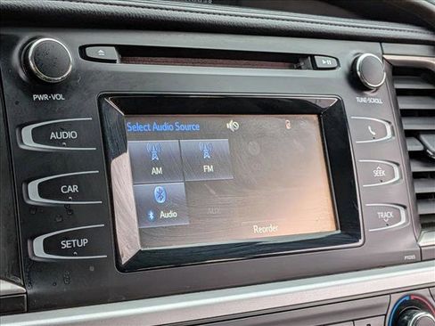 Used 2016 Toyota Highlander LE image 14