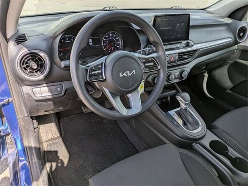 Used 2022 Kia Forte LXS image 7