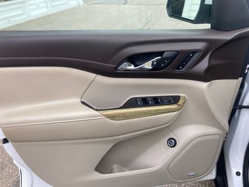 Certified 2019 GMC Acadia Denali w/ GMC Pro Grade Package AWD/4WD image 25